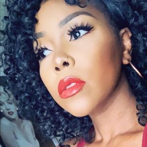 Meet your Posher, Crystal